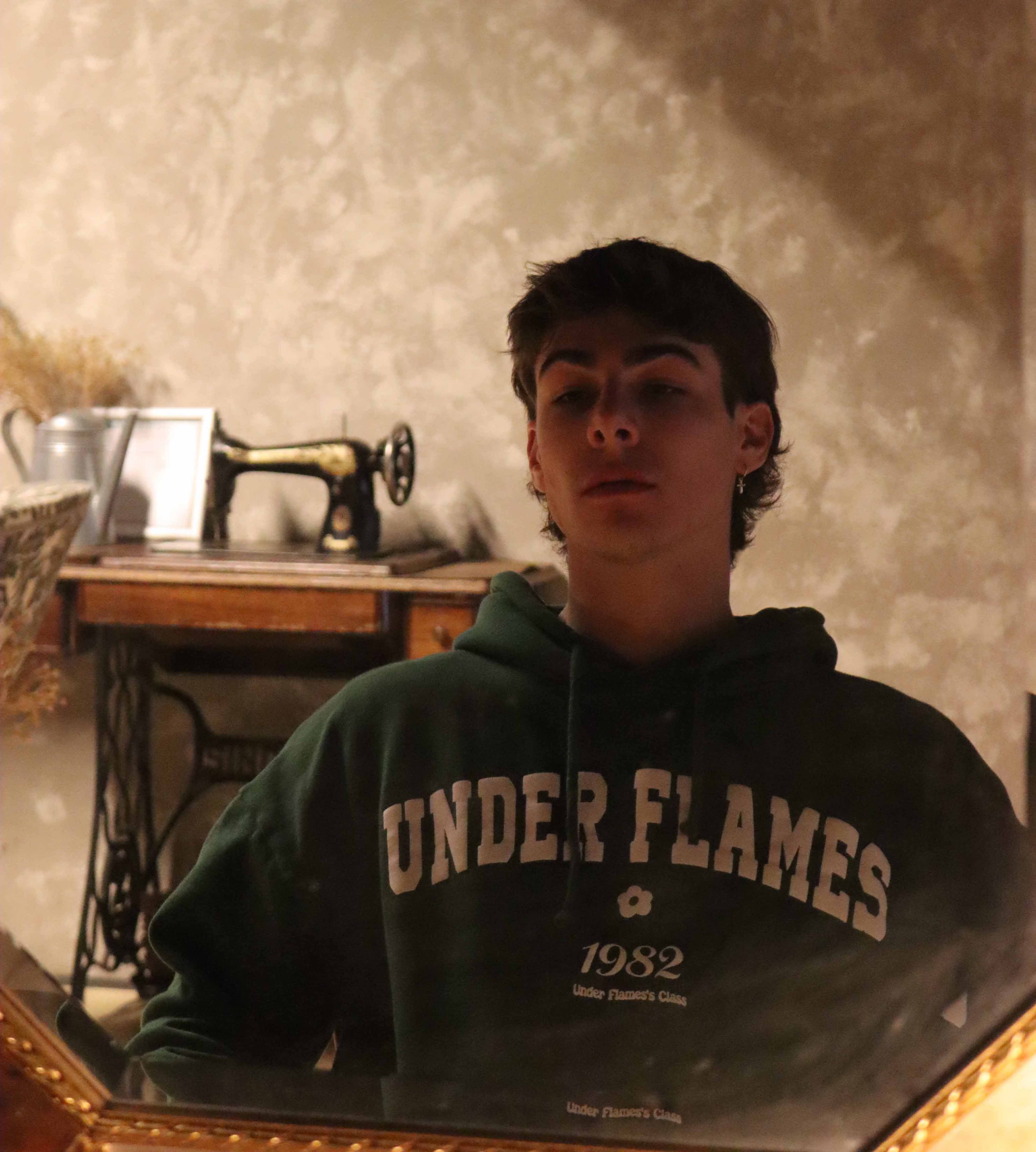 University 1982 Sweat